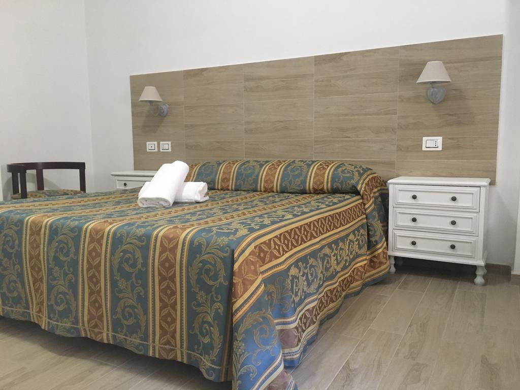 Hotel La Bussola Anzio Dış mekan fotoğraf